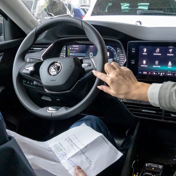 Interview: Walter Schneider - Ersteinweisung am Dienstfahrzeug