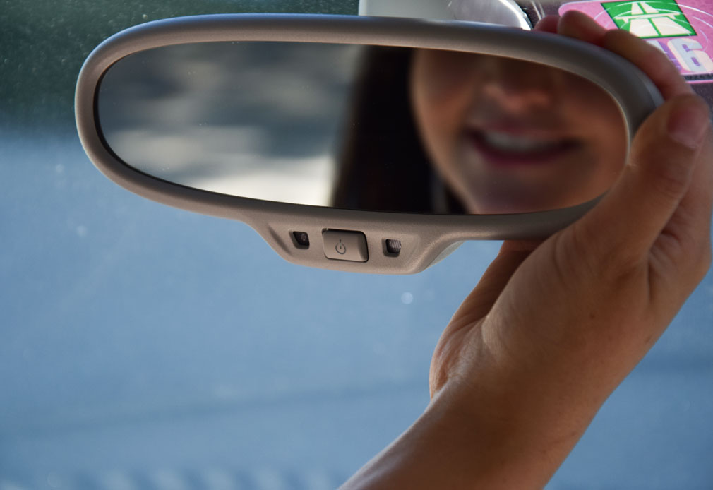 Woospa - #Außenspiegel des Autos korrekt einstellen - so sorgst du für  Sicherheit! ➡️Den linken Außenspiegel stellst du so ein, dass Sie am  rechten Rand noch einen Teil Ihres Fahrzeugs erkennen. ➡️Vertikal
